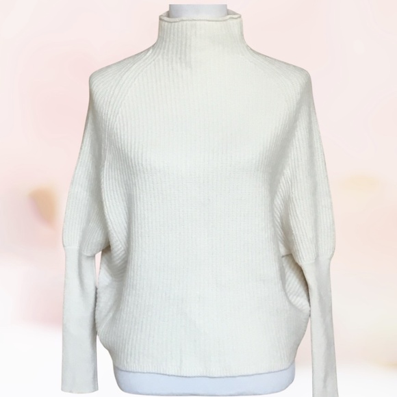 Club Monaco Emma Cashmere Sweater - Picture 15 of 16